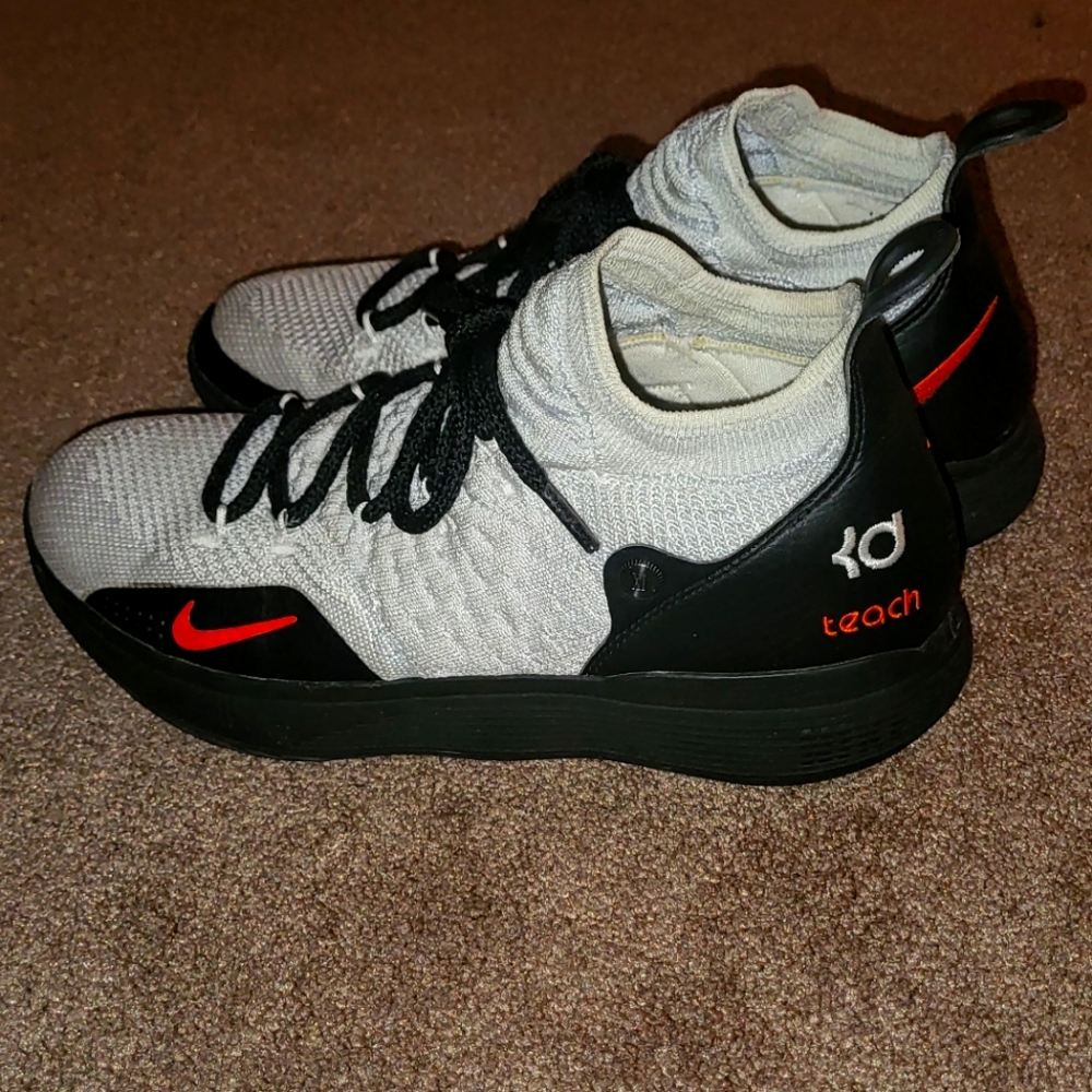 Nike KD PERSONALIZED SNEAKERS "TEACH"
